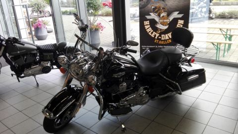 2016 08 06 Harley Road King RZ-1