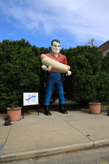 2019-05-23-R66-Atlanta-Bunyon-Hotdog-Museum-Kirche-IM_R2046-1-1