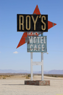 2019-06-04-R66-Amboy-Wüstentankstelle-Roys-Cafe-AB-P1000605-5