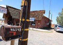 2019-06-04-R66-Z-Amboy-Wüstentankstelle-Roys-Cafe-P1000605-7