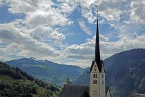 2024-05-20-Seewis-Narzissen-und-Blumen-R6II3017_bearbeitet-1