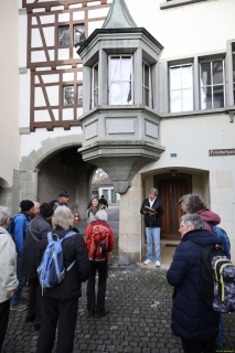 2025-12-10-SAC-RS-Stein-am-Rhein-Advent-Krippen-Maerli-Froschkoenig-R6II6055