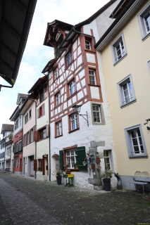 2025-12-10-SAC-RS-Stein-am-Rhein-Advent-Krippen-Maerli-Froschkoenig-R6II6110