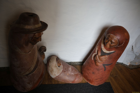 2025-12-10-SAC-RS-Stein-am-Rhein-Advent-Krippen-Maerli-Froschkoenig-R6II6170