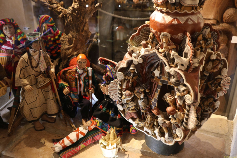 2025-12-10-SAC-RS-Stein-am-Rhein-Advent-Krippen-Maerli-Froschkoenig-R6II6178