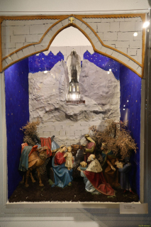 2025-12-10-SAC-RS-Stein-am-Rhein-Advent-Krippen-Maerli-Froschkoenig-R6II6185