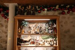 2025-12-10-SAC-RS-Stein-am-Rhein-Advent-Krippen-Maerli-Froschkoenig-R6II6132