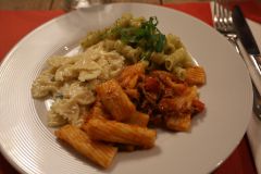 2025-12-10-SAC-RS-Stein-am-Rhein-Advent-Krippen-Maerli-Froschkoenig-R6II6134