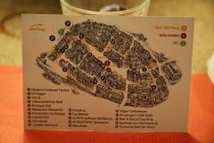 2025-12-10-SAC-RS-Stein-am-Rhein-Advent-Krippen-Maerli-Froschkoenig-R6II6135