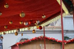 2025-12-10-SAC-RS-Stein-am-Rhein-Advent-Krippen-Maerli-Froschkoenig-R6II6195